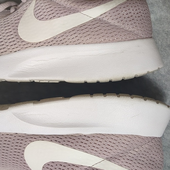 NIKE Tanjun Women’s lilac Sneakers Size 7 - Picture 9 of 10